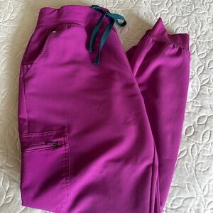 Figs Limited Edition Medium Bright Fuchsia High Waisted Zamora joggers.